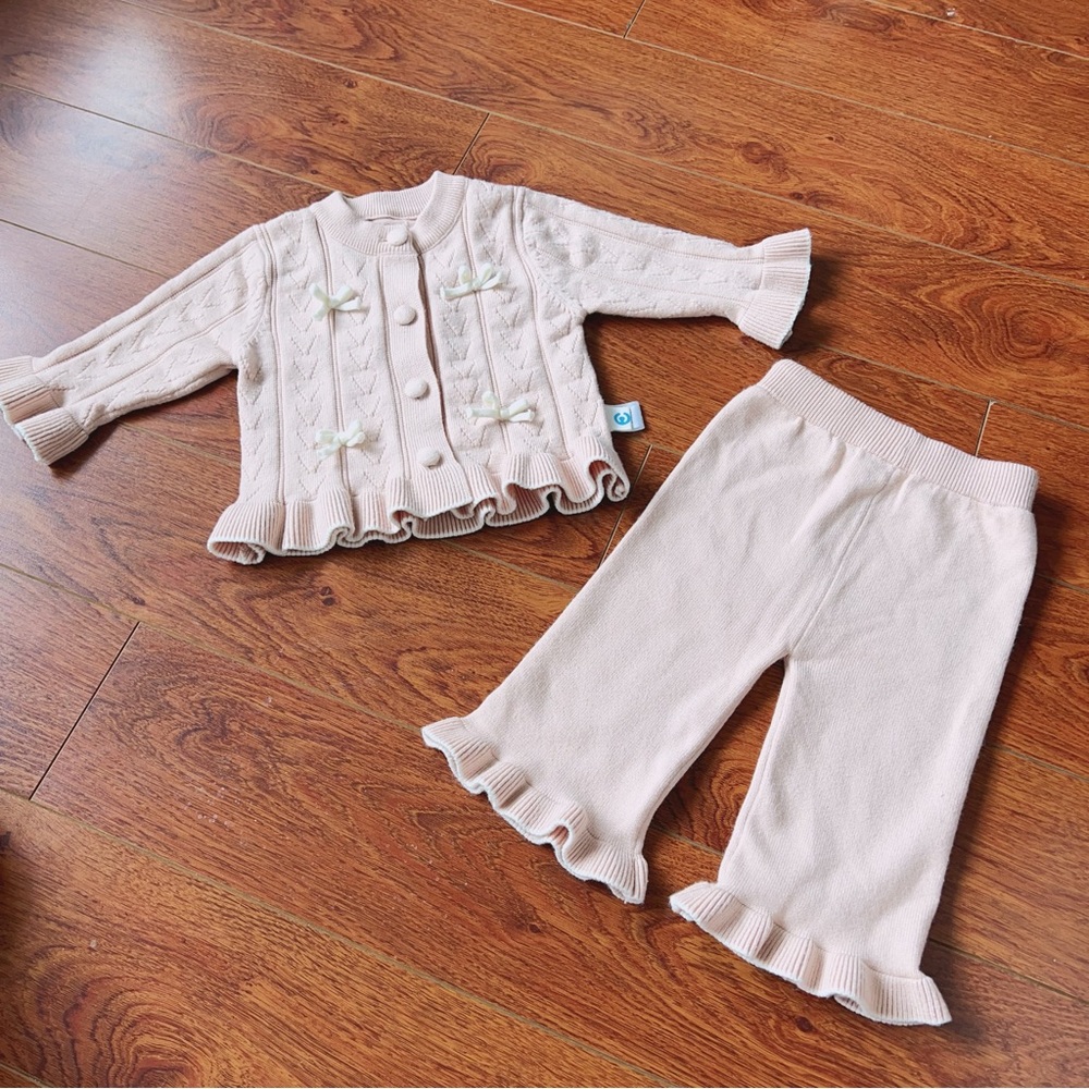 Adorable Baby Girl Cable Knit 2PC Set Pink w/ White Bows